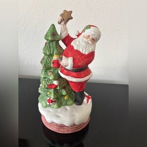Vintage Mann 1986, Santa Claus music box 8 inches tall